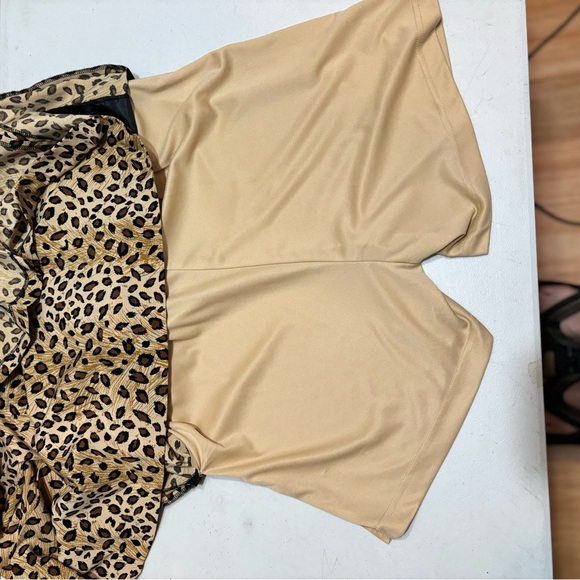 EP Pro Golf Skort 12Multicolored Animal Print Black Trim  Side ZIP Lining EUC - Picture 10 of 12